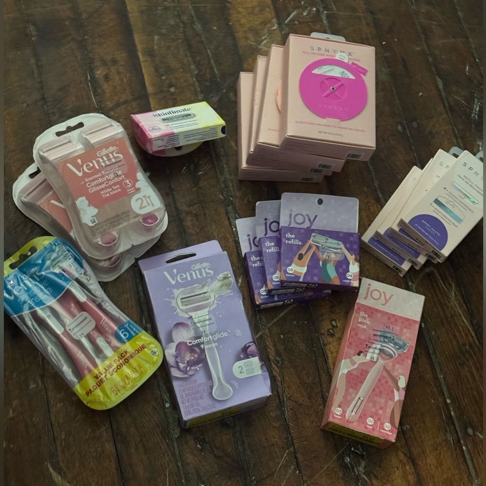 Venus,sphynx travel & Joy! bundle lot Women's Portable Razor& refill’s 300+ msrp